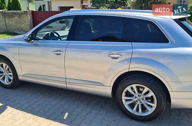 Внедорожник / Кроссовер Audi Q7 2017 в 