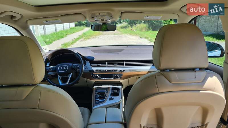 Внедорожник / Кроссовер Audi Q7 2017 в Ровно