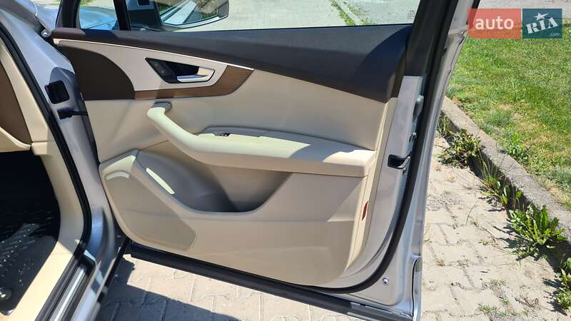 Внедорожник / Кроссовер Audi Q7 2017 в Ровно
