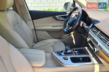 Внедорожник / Кроссовер Audi Q7 2017 в 