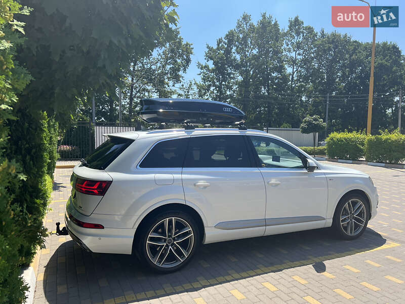 Внедорожник / Кроссовер Audi Q7 2016 в Буче