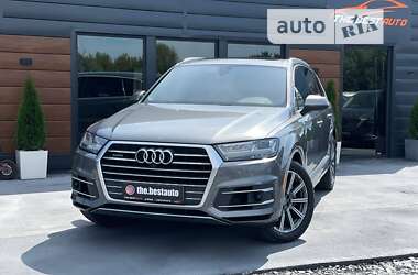 Позашляховик / Кросовер Audi Q7 2017 в Рівному