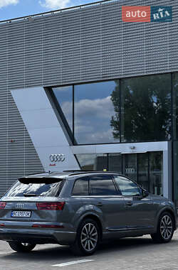 Позашляховик / Кросовер Audi Q7 2017 в Львові
