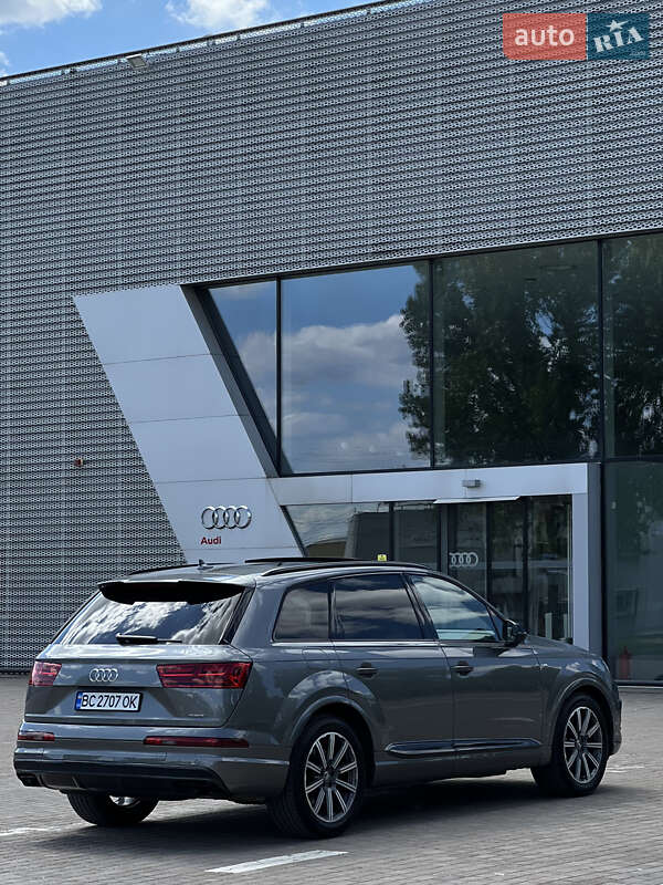 Позашляховик / Кросовер Audi Q7 2017 в Львові