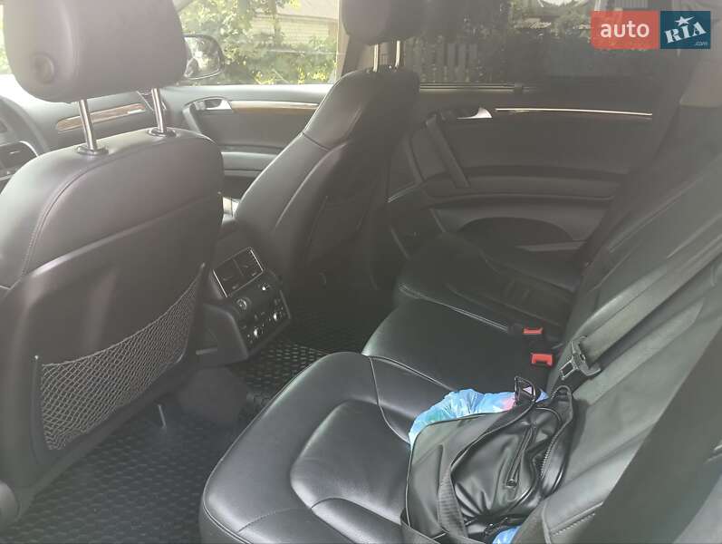 Внедорожник / Кроссовер Audi Q7 2013 в Рокитном