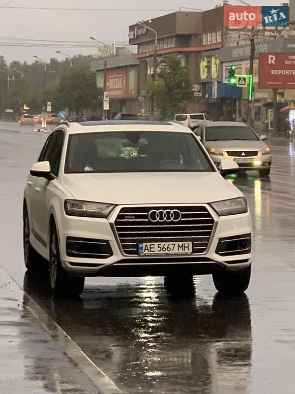 Внедорожник / Кроссовер Audi Q7 2018 в Днепре