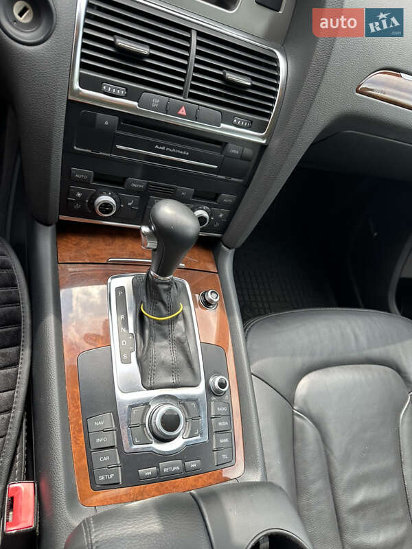Внедорожник / Кроссовер Audi Q7 2009 в Черновцах