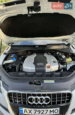 Внедорожник / Кроссовер Audi Q7 2013 в 