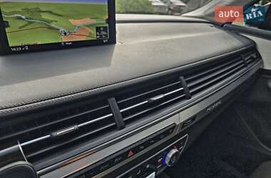 Внедорожник / Кроссовер Audi Q7 2016 в 