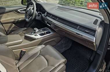Внедорожник / Кроссовер Audi Q7 2016 в 