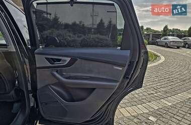 Внедорожник / Кроссовер Audi Q7 2016 в 