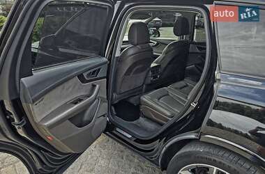 Внедорожник / Кроссовер Audi Q7 2016 в 
