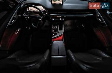 Внедорожник / Кроссовер Audi Q7 2016 в 