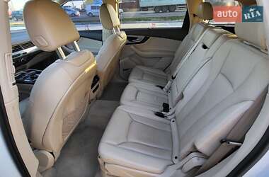 Внедорожник / Кроссовер Audi Q7 2017 в 