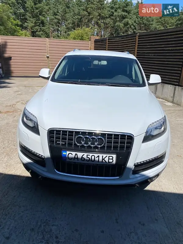 Внедорожник / Кроссовер Audi Q7 2013 в 