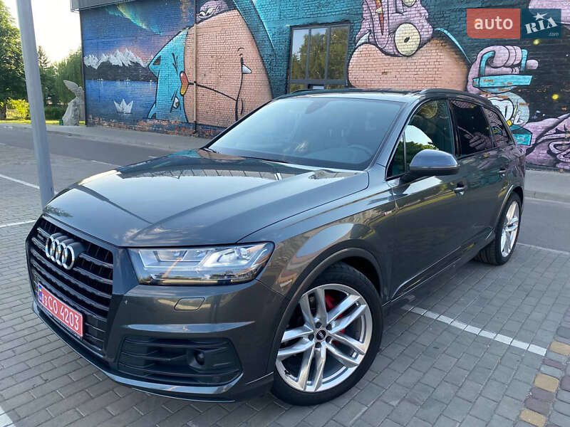 Позашляховик / Кросовер Audi Q7 2016 в Луцьку
