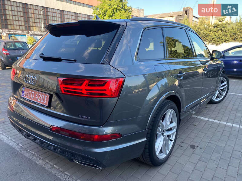 Позашляховик / Кросовер Audi Q7 2016 в Луцьку