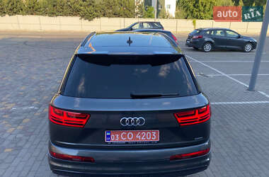Позашляховик / Кросовер Audi Q7 2016 в 