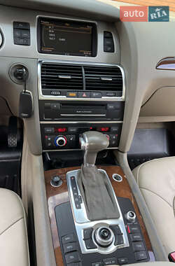 Внедорожник / Кроссовер Audi Q7 2011 в 