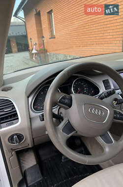 Внедорожник / Кроссовер Audi Q7 2011 в 