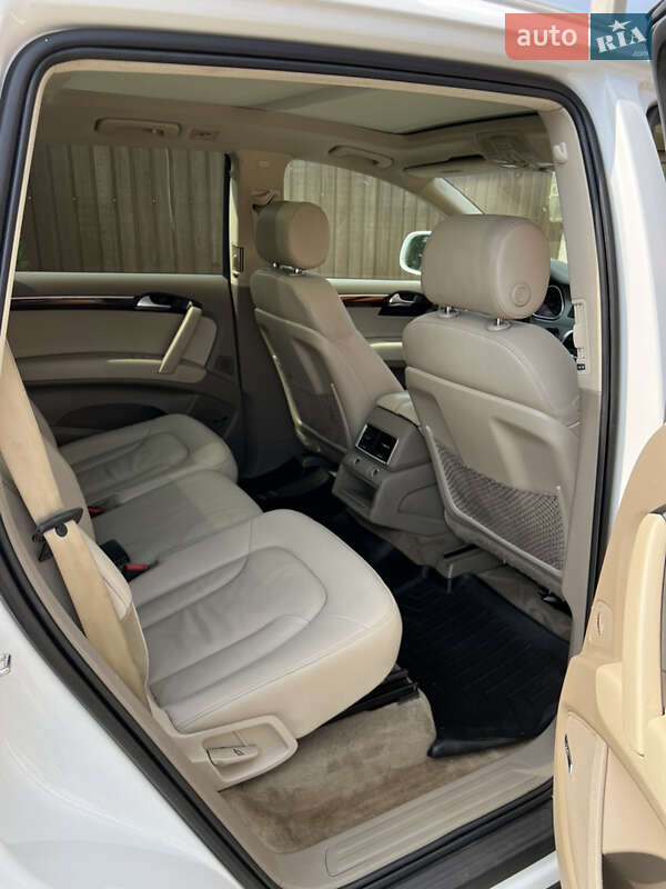 Позашляховик / Кросовер Audi Q7 2011 в Самборі
