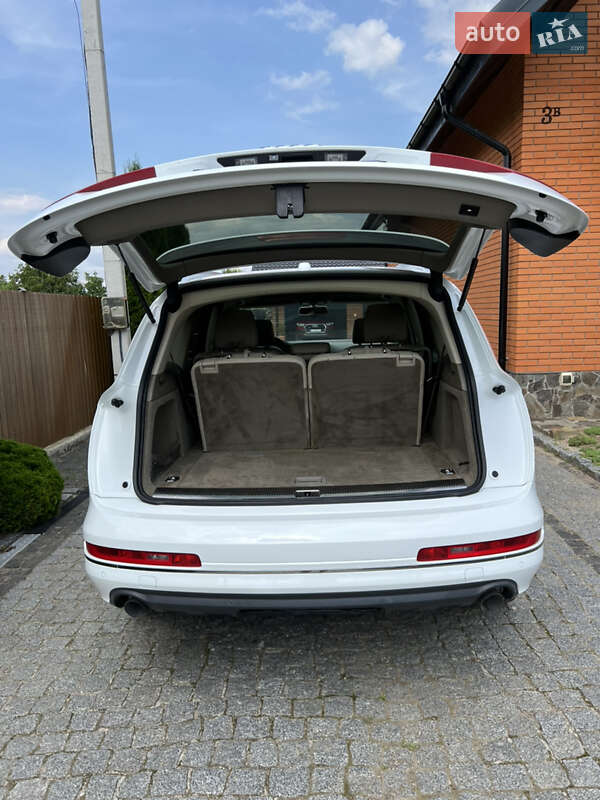 Позашляховик / Кросовер Audi Q7 2011 в Самборі