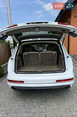 Внедорожник / Кроссовер Audi Q7 2011 в 