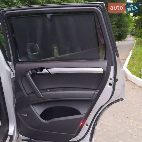 Внедорожник / Кроссовер Audi Q7 2015 в Черновцах