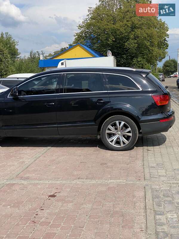 Внедорожник / Кроссовер Audi Q7 2007 в Рокитном