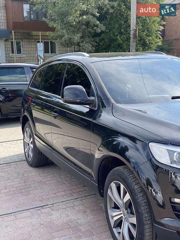 Внедорожник / Кроссовер Audi Q7 2007 в Рокитном