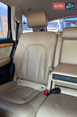 Внедорожник / Кроссовер Audi Q7 2011 в 