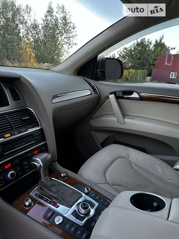 Внедорожник / Кроссовер Audi Q7 2014 в Косове