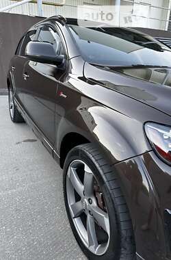 Позашляховик / Кросовер Audi Q7 2014 в 