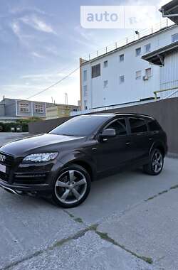 Внедорожник / Кроссовер Audi Q7 2014 в Косове