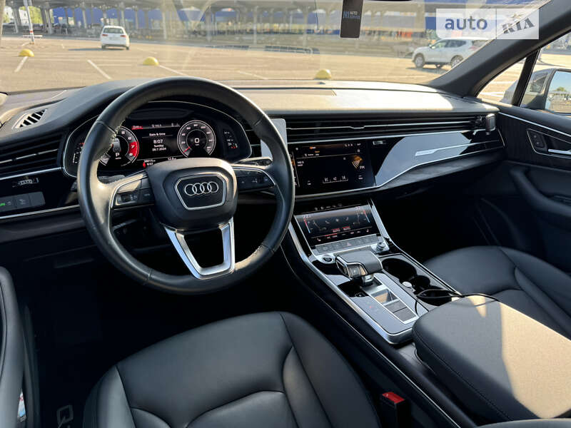 Позашляховик / Кросовер Audi Q7 2021 в Києві