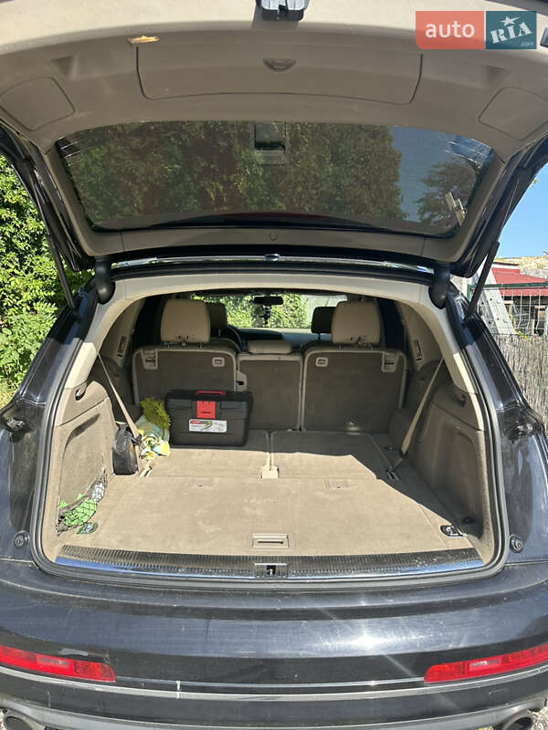 Позашляховик / Кросовер Audi Q7 2013 в Києві