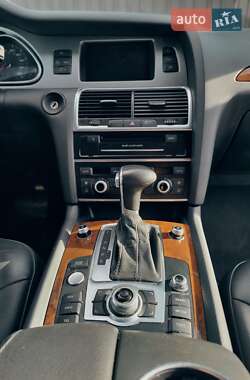 Внедорожник / Кроссовер Audi Q7 2014 в 