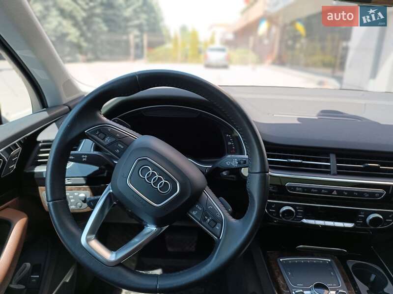 Позашляховик / Кросовер Audi Q7 2019 в Львові