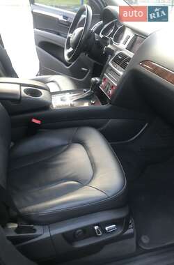 Позашляховик / Кросовер Audi Q7 2013 в 