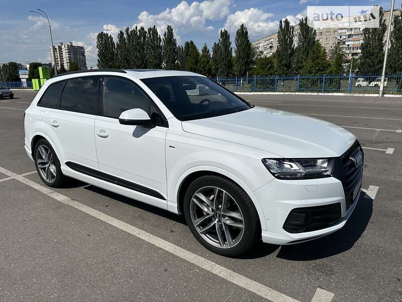Позашляховик / Кросовер Audi Q7 2016 в Черкасах