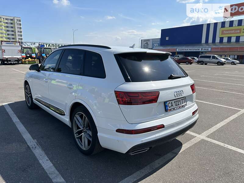 Позашляховик / Кросовер Audi Q7 2016 в Черкасах