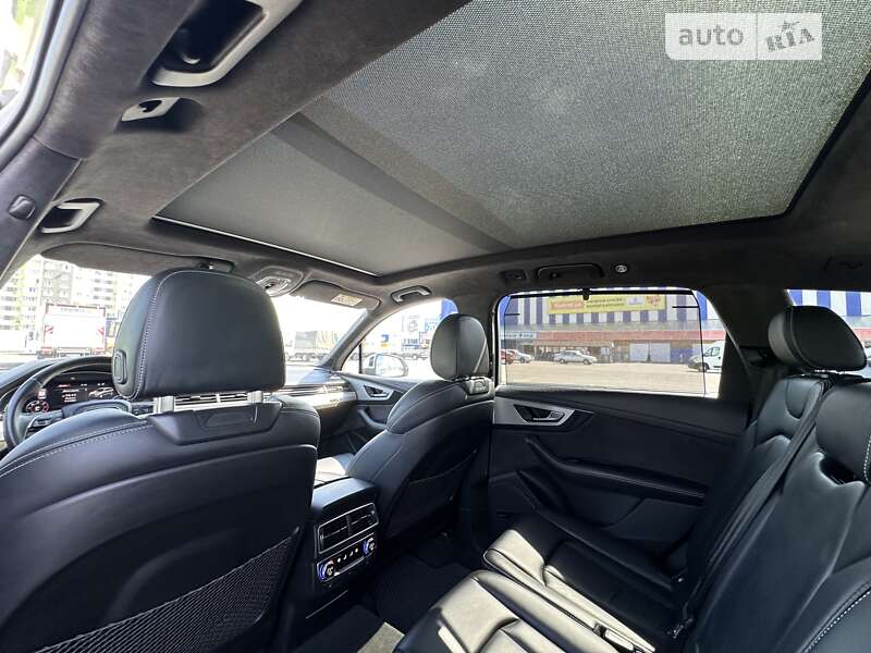 Позашляховик / Кросовер Audi Q7 2016 в Черкасах