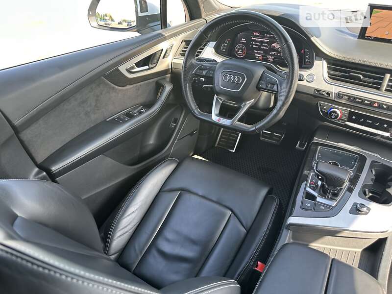 Позашляховик / Кросовер Audi Q7 2016 в Черкасах
