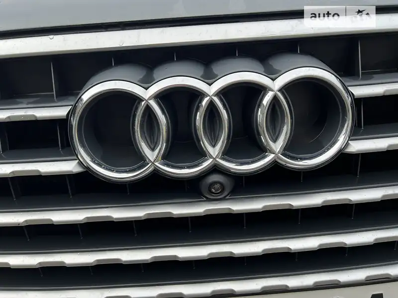 Внедорожник / Кроссовер Audi Q7 2016 в 