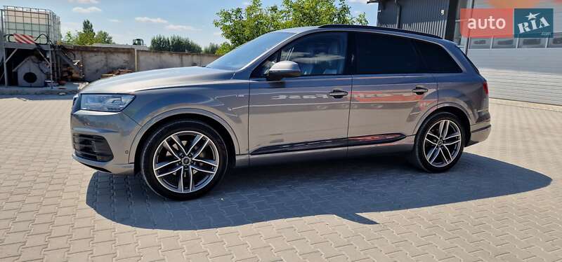 Позашляховик / Кросовер Audi Q7 2018 в Тернополі