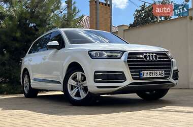 Позашляховик / Кросовер Audi Q7 2016 в 