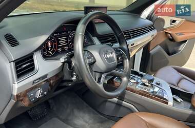 Позашляховик / Кросовер Audi Q7 2016 в 