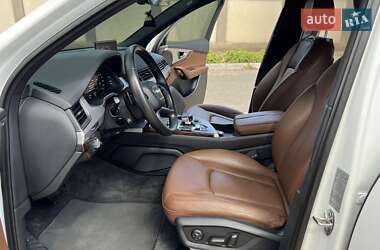 Позашляховик / Кросовер Audi Q7 2016 в 