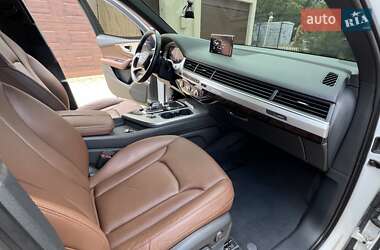 Позашляховик / Кросовер Audi Q7 2016 в 