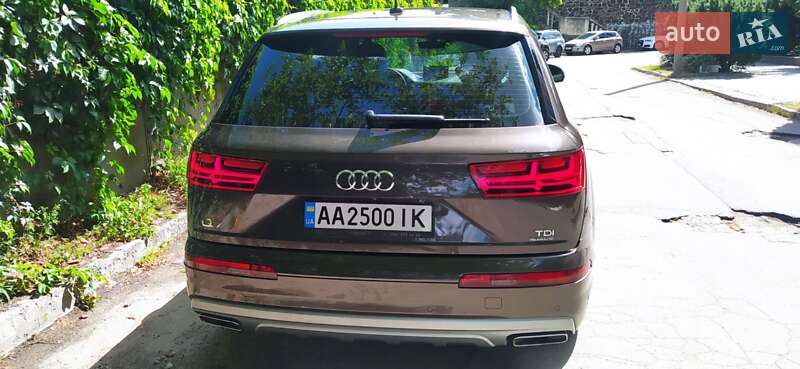 Позашляховик / Кросовер Audi Q7 2016 в Києві